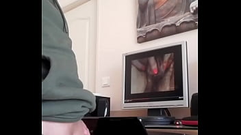 Preview 2 of Chubby Iraq Man - Branlette devant une belle chatte poilue,  belle &eacute_jac, 