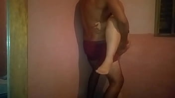Preview 3 of Kareena Kapooxxx - Entro a la casa de la vecina Mar&iacute_a y me la folla toda la noche