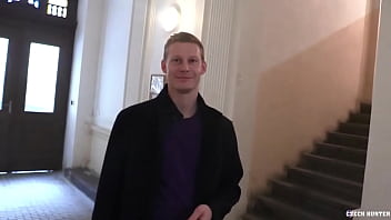 Preview 1 of Clasique Almand - Horny Dude Invites A Stranger At His Apartment &amp_ Penetrates His Ass While He Takes A Shower - BIGSTR