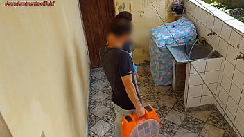 Preview 1 of Brazil Porny Domination Ass Lick - Hotwife casada paga encanador quicando no pau enquanto o marido trabalha