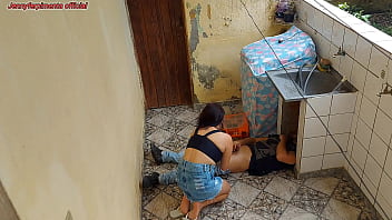 Preview 4 of Brazil Porny Domination Ass Lick - Hotwife casada paga encanador quicando no pau enquanto o marido trabalha