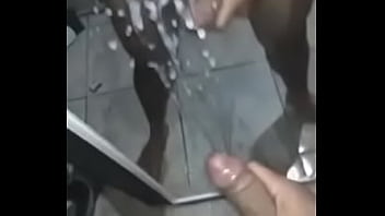 Preview 4 of Seachaino Kismi - Batendo punheta falando putaria metendo a chibata na m&atilde_o