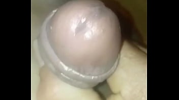Preview 2 of Bbw Latex Pissing - Puta. E galego fonso ela uma linda atriz que j&aacute_ &eacute_ Puta e fode todo dia com o jovem dotado conectado no MSN ela sabe que seu pau &eacute_ grande e gostoso