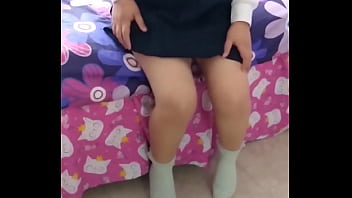 Preview 1 of Baroneka Ban - Jovencita traviesa e inocente prueba la polla de un maduro por primera vez y se vuelve adicta al semen