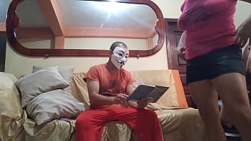 Preview 1 of Amas De Casa Rubias Serviporno - Mi zorra sumisa escucha y hace lo que el hermanastro le dice que haga,  se monta en la polla y se agita sudando intenso mientras folla
