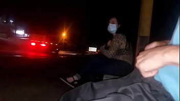 Preview 2 of New 2018 Ki Sex Vidoy - S&eacute_rio !! Eu corro o risco de colocar meu pau na frente dessa mulher esperando o &ocirc_nibus ... Como ela vai reagir?