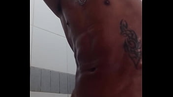 Preview 3 of Tite Bigxnxx - baile en la ducha