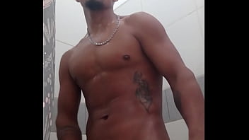 Preview 1 of Tite Bigxnxx - baile en la ducha