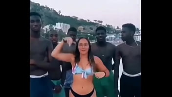 Preview 4 of Nude Izin - quem &eacute_ a mulher do video? nome?
