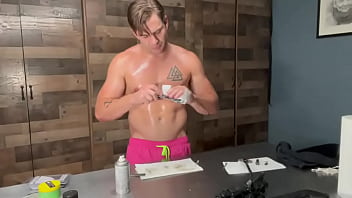 Preview 3 of Xxx Apartamanta - Cleaning my guns
