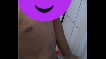 Preview 3 of Batman Sexs Parody - Garoto se masturbando no banheiro depois do banho