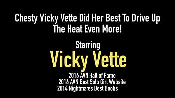 Preview 1 of Kesha Ortag - Chesty Vicky Vette Did Her Best To Drive Up The Heat Even More!