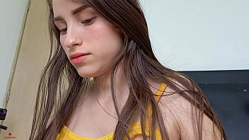 Preview 1 of Hind Seksi - Mi caliente hermanastra disimula para que le arregle las u&ntilde_as y manosearme para terminar follando muy duro.