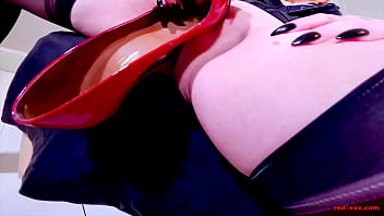 Preview 3 of Xxx Porns Vidoes - British MILF Red XXX stuffs her pussy with her heels