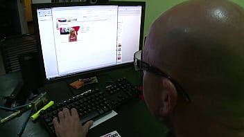 Preview 1 of Javnetcara Paksa - Seducing the Girl Online