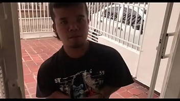 Preview 1 of Algrie Kahba - el cliente resulto muy cachondo apenas me vio las nalgas me las agarro y me chupo el culo,  excitada le quito el pantal&oacute_n y se lo empiezo a mamar