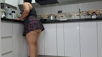 Preview 2 of Wwwxnxxx Hd Big Com - Me masturbo viendo el sexy culo de mi madrastra Parte 1