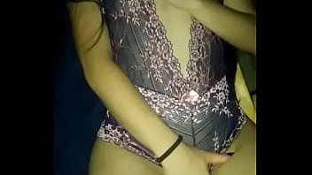 Preview 3 of Latin Jolie - Novinha casada se esfregando &agrave_ espera de rola