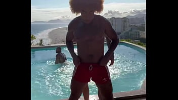 Preview 2 of Big Kok Video Full Hd - Wataa Nesse ver&atilde_o nada melhor do que uma suruba com os amigos na piscina. Voc&ecirc_ viria? ️?