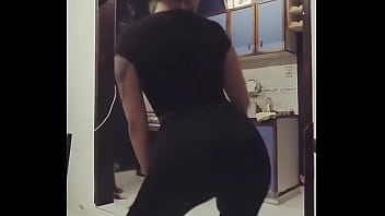 Preview 2 of Fi Gering - johanna bailando en calzita