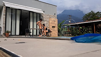 Preview 4 of Hq Porn Pudi - Le doy una mamada al piscinero,  soy la m&aacute_s puta