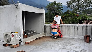 Preview 1 of Nxxx Video Mom And Son - la empleada se la chupa al de mantenimiento,  c&aacute_mara de seguridad parte 2