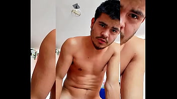 Preview 1 of Kole Malik Xxx Video - LE OFREZCO MI VERGA A MI AMIGO PARA QUE ME LA SUCCIONE