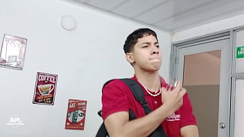 Preview 1 of Big Big Milk Xxx Videos - Recibo una buena MAMADA de la cachonda de mi novia hasta que me saca la leche. HL