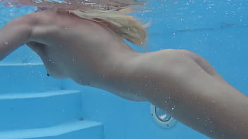 Preview 4 of Xem Redwap - Sexy milf Emily Ross unveils her outer sexiness to you all