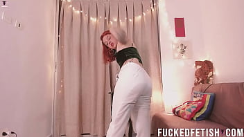 Preview 4 of Kissing Sence - i recived a call and i needed to pee