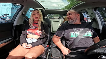 Preview 1 of Mushi Sex - Mila Falk na sua primeira vez tira tudo nas ruas da cidade
