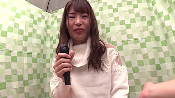 Preview 1 of Iadka Choday - 舐め足りないです！！お一人様カラオケ女子を突撃！お○んちん舐めると興奮する書店員・まなみ(23)。おっとり系美人の究極系！！昼間からお酒片手にヒトカラ大人しい書店員さんがヒトカラする理由とは