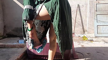 Preview 1 of X Videos Telugu Real Fuck - Sexy big boobs bhabhi is bathing