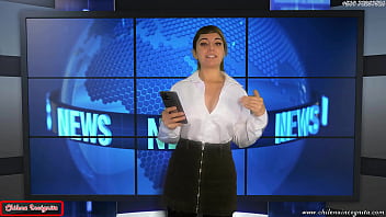 Preview 1 of 25 Minit Vido - Le tiran SEMEN en la cara a Reportera en VIVO - Cumshot facial - Public - TRAILER