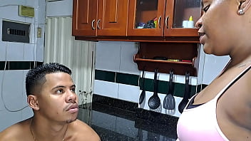Preview 1 of Xnxx 6 - Tengo una conversaci&oacute_n muy candente con mi hermanastra que termina en una muy buena mamada