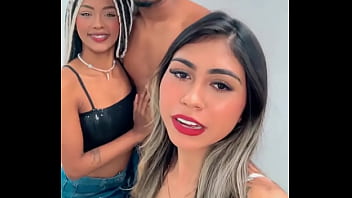 Preview 2 of Indiea Videos2017hd - Elas acabaram comigo no men&aacute_ge Modelo(a): MayramarceleCF
