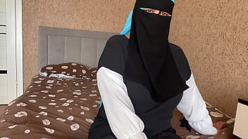 Preview 1 of Hindi Movie Xxc - Arab girl giving joi