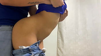 Preview 1 of Old Pervert Russian - sexy morena caliente es follada con sus jeans