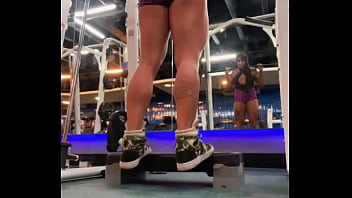 Preview 3 of Hieri Pousi - Thais Santos na academia