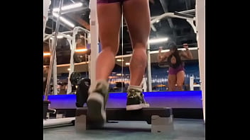 Preview 1 of Hieri Pousi - Thais Santos na academia