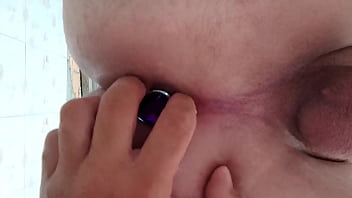 Preview 3 of Teen With Father Enjoy Sex - Usando meu novo plug anal no meu rabo grande