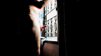 Preview 3 of Ly Xin - Mann massiert seinen Schwanz vor einem Fenster.