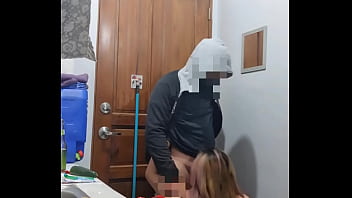Preview 3 of Tetek Asli - Pinay scandal swerteng pizza deliveryman pinagbigayan ni ganda kisa magbayad kantot nalang kuya - Pinay Lovers Ph