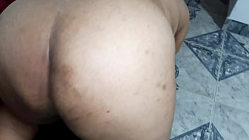 Preview 3 of Download Tante Xxx Rumahporno - Alondra se masturba en el sal&oacute_n y no le importa si la veo