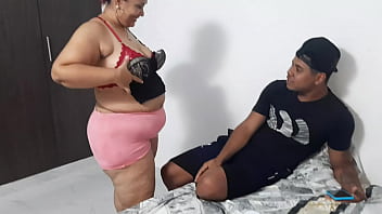 Preview 1 of Xxx Porn Video Animal - Mi madrastra me provoca con su ropa interior nueva. Parte 1.