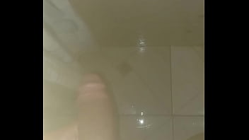 Preview 4 of Doigt Dans La Chatte - Quien quiere ese guebo
