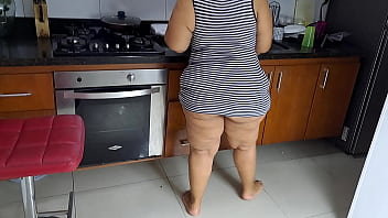 Preview 1 of Sxi Video Dawnlod - Hermosa madura BBW chupando polla. POV