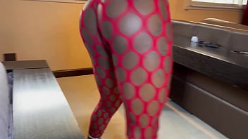 Preview 1 of Rap Xxx Sxy Hd Video - Latina de culo increible habla sucio mientras le meten dos vergas enormes