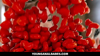 Preview 2 of Chicas Desnudas Videos Xxx - Women,  listen up! In case you ever wonder what to give your boyfriend for Valentines day,  please follow Josie Tuckers example and you can&#039_t go wrong!