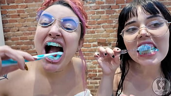 Preview 3 of Sexx3 - 4K GG DENTAL HYGIENIST FETISH TOOTHBRUSHING DENTAL THREAD